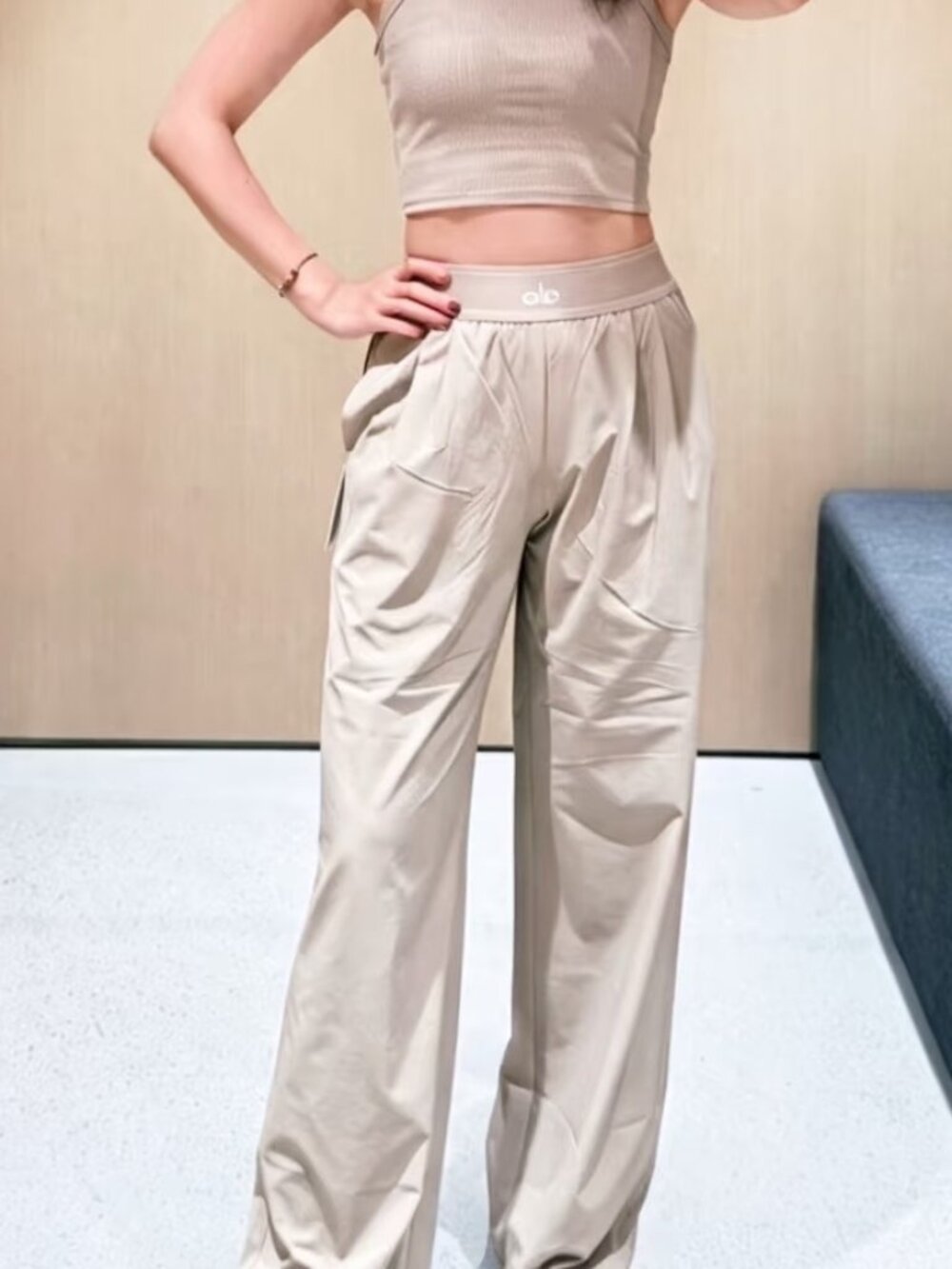 💛ALO Yoga Suit Up Trouser Gravel Color🛕 Brand new (XXS XS L)